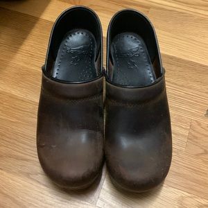 Womens brown Dansko